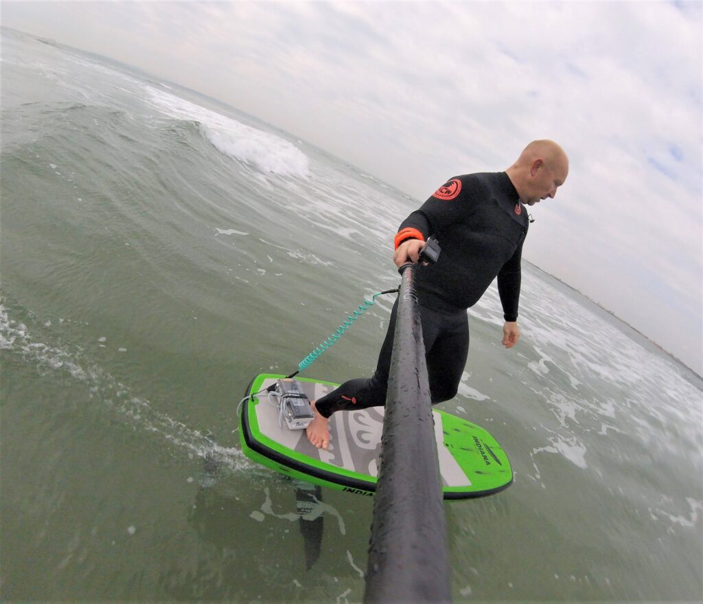 Foil assisted SUP foiling
